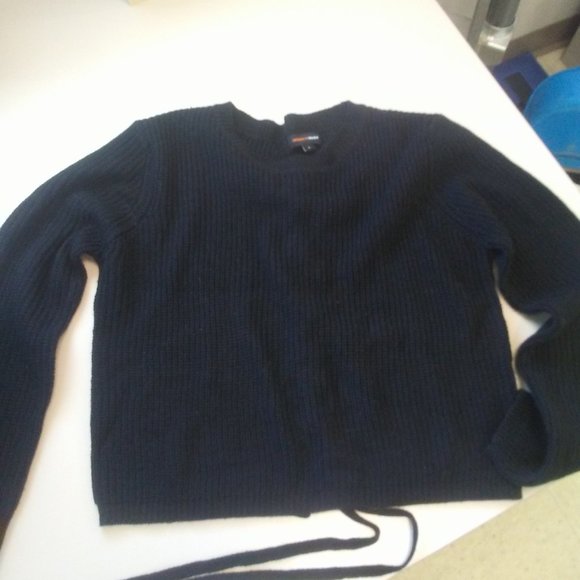 Sweater - Picture 1 of 6